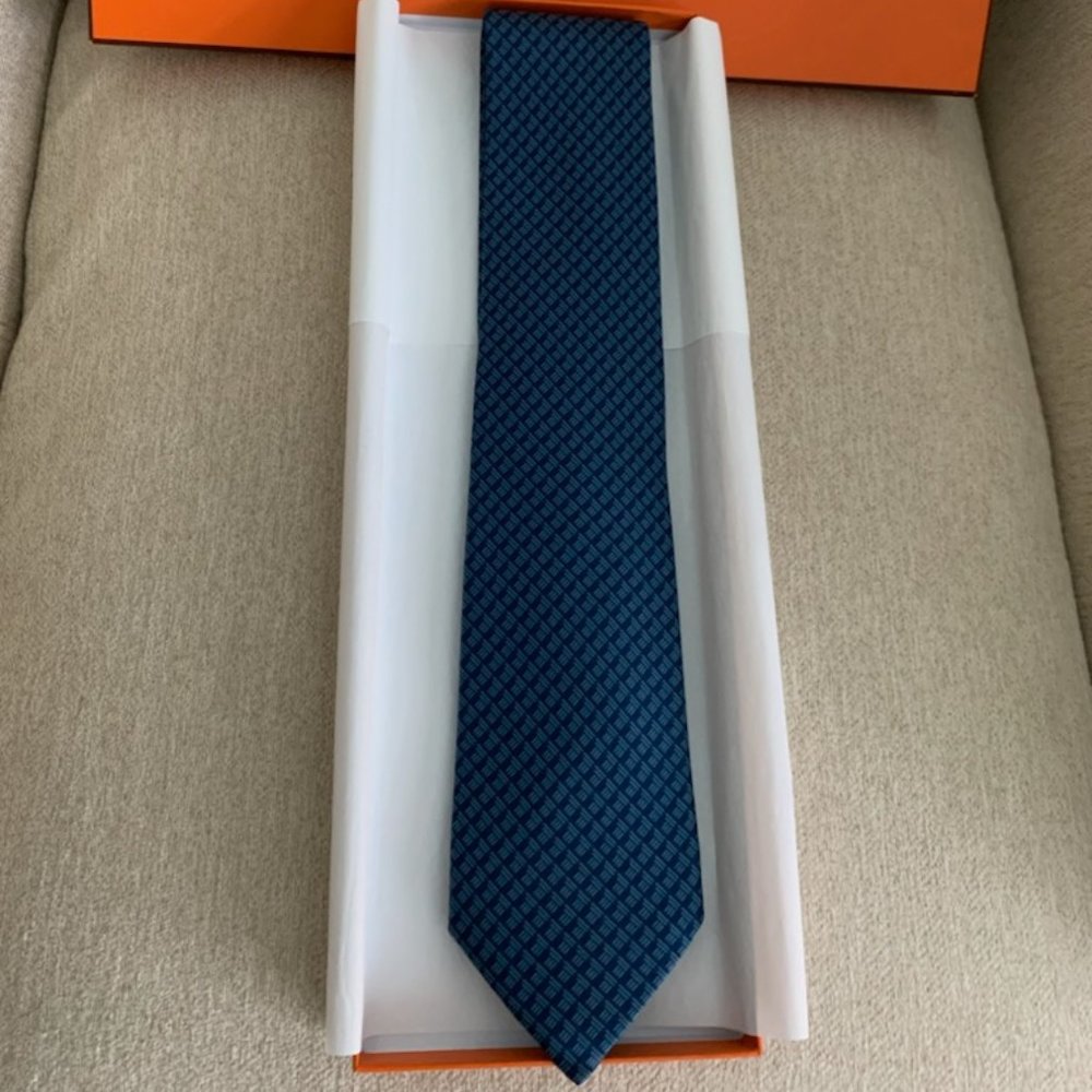 Hermes Blue Silk Pattern Tie
